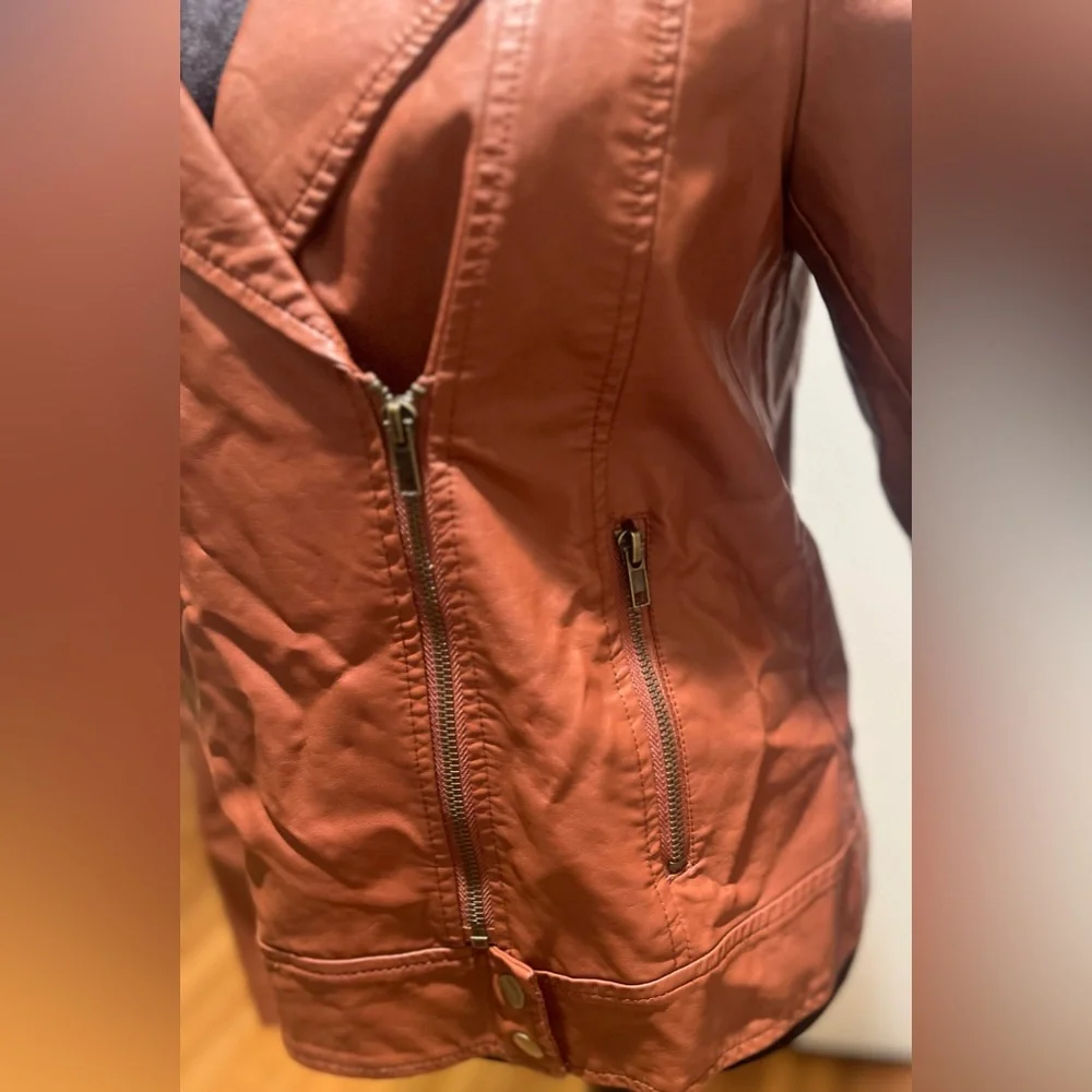 TOBI Vegan Faux Leather Hooded Motorcycle Moto‎ Zippered Brown Jacket Size Small